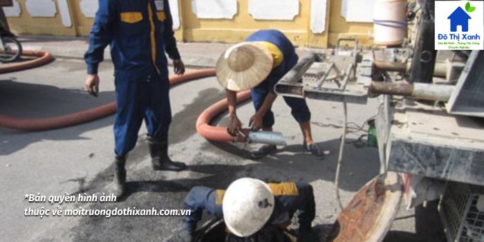 Đơn vị hút hầm cầu quận Thủ Đức TPHCM phục vụ 24/7, có mặt sau 15 phút