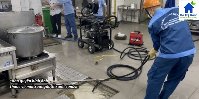 Dịch vụ thông cống nghẹt Hóc Môn không đục phá, không gây mùi 