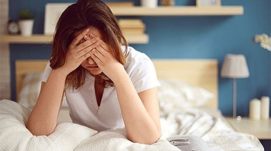 Bồn rửa bát bị hôi do cặn thức ăn đọng lại
