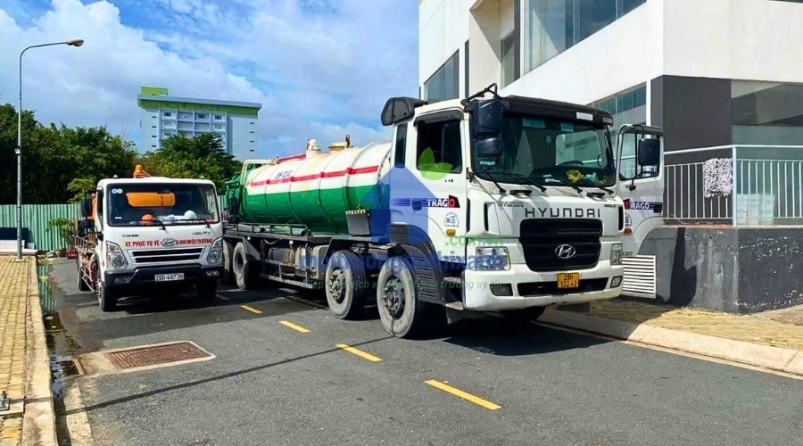 xe hút bể phốt chuyên dụng
