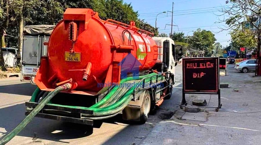 Rút hầm cầu bằng xe chuyên dụng hiện đại