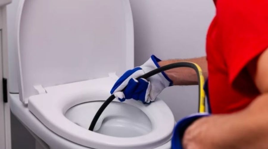 hình ảnh hút bể phốt qua bồn cầu