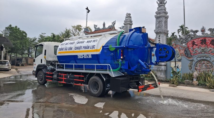 Xe hút bể phốt tại Hoàn Kiếm xử lý hầm cầu khu dân cư