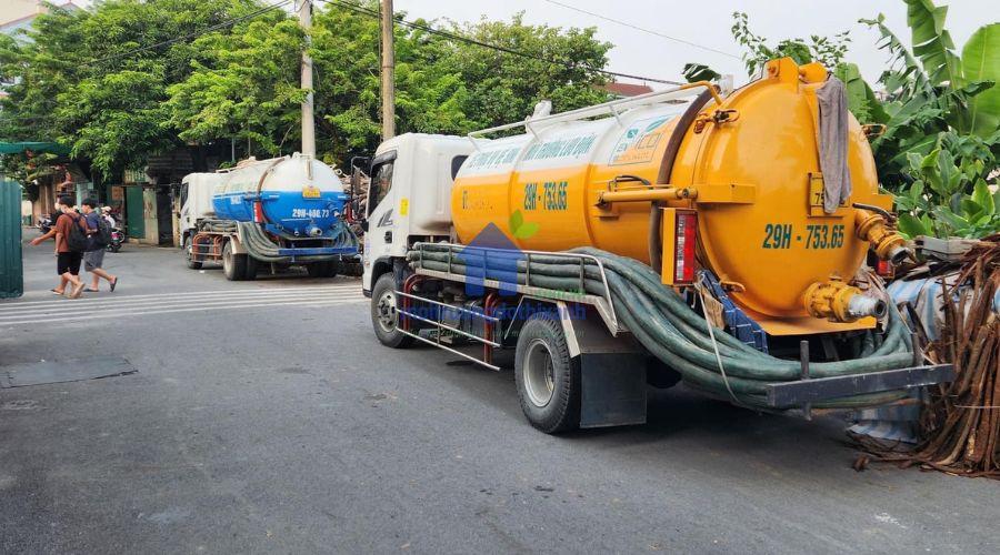 Thi công hút bể phốt tại Ba Đình bằng xe hút chân không