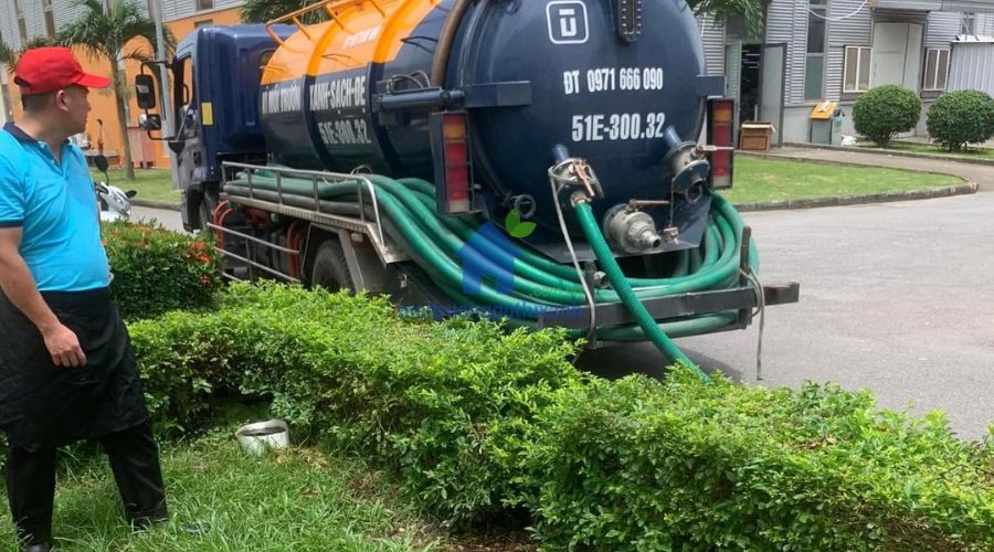 Xe chuyên dụng hút bể phốt tại Ba Đình phục vụ tận nơi