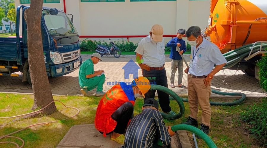 dịch vụ hút bể phốt tại Thạch Thấ