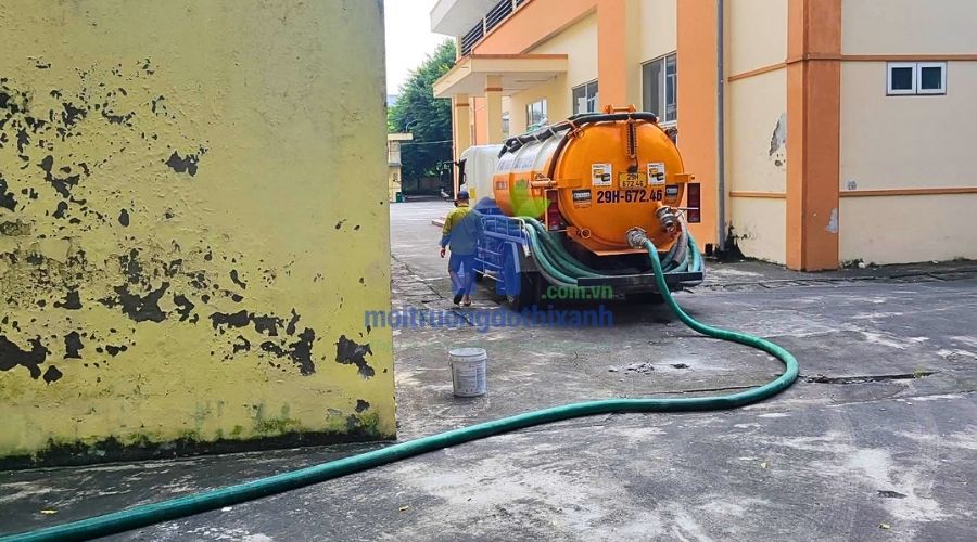 xử lý hút hầm cầu