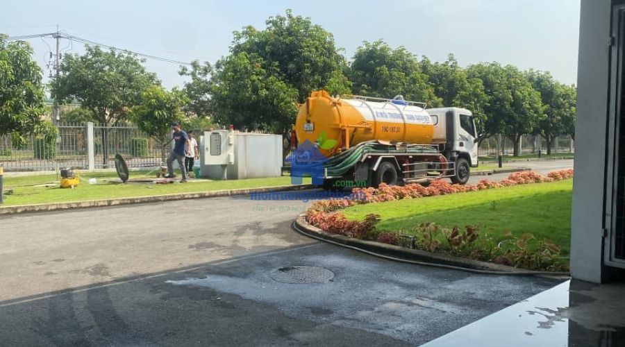 Dịch vụ hút bể phốt tại Hoàn Kiếm làm sạch hệ thống thoát thải