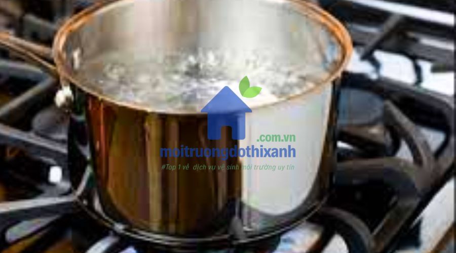 mẹo đổ nước sôi thông cống