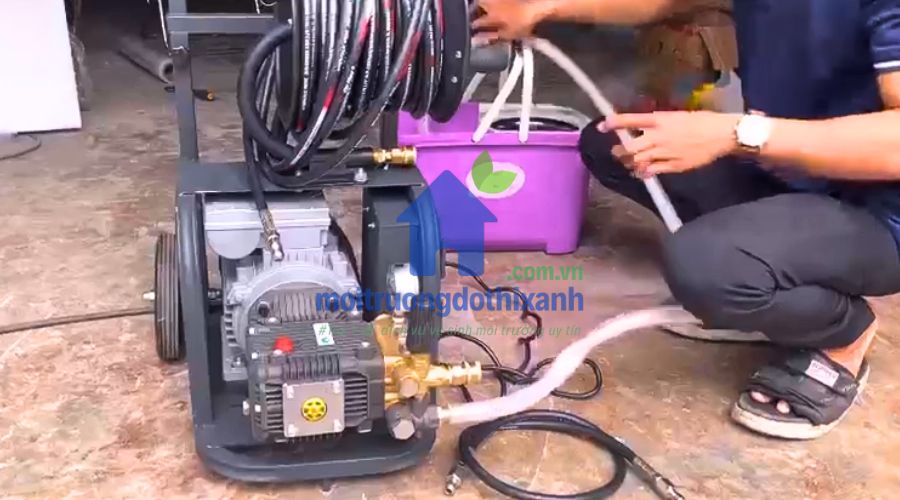 máy thông cống áp lực nước