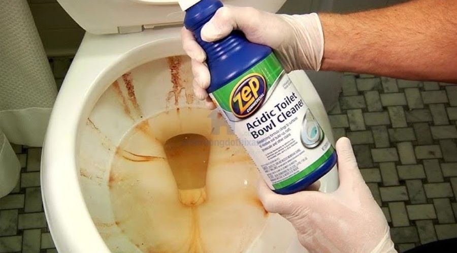 Tổng quan về phương pháp thông bồn cầu bằng axit