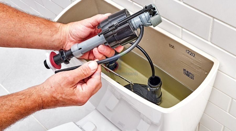 Sửa bồn cầu bị rỉ nước từ két nước xả