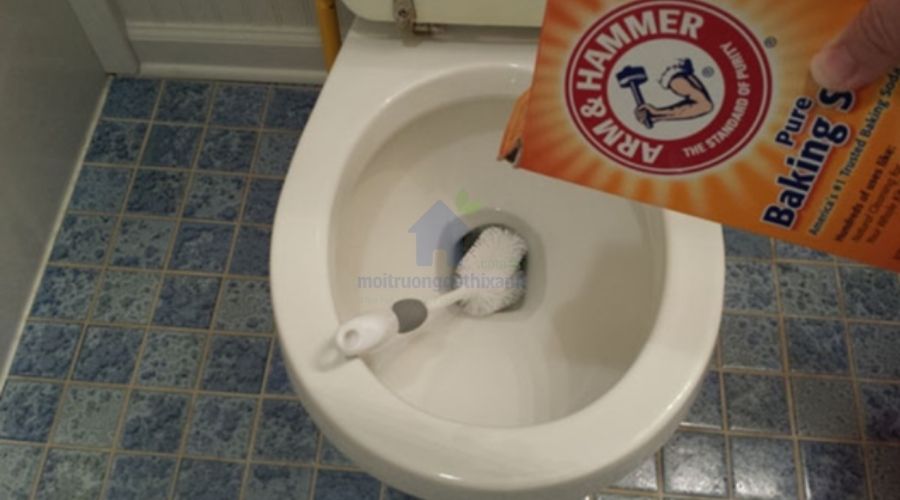 Thông tắc bồn cầu bằng baking soda