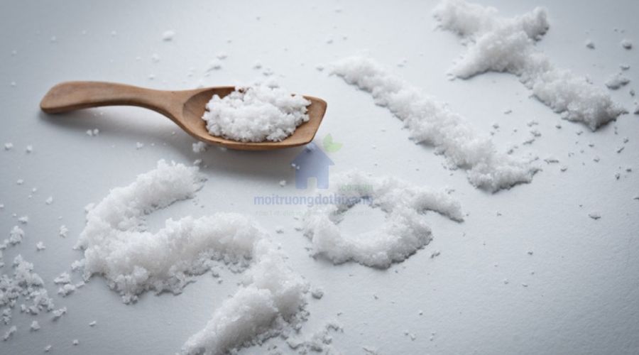 Cách thông bồn cầu bằng muối cực đơn giản ai cũng làm được