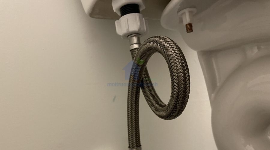 Hình ảnh dây cấp nước bồn cầu chống rò rỉ