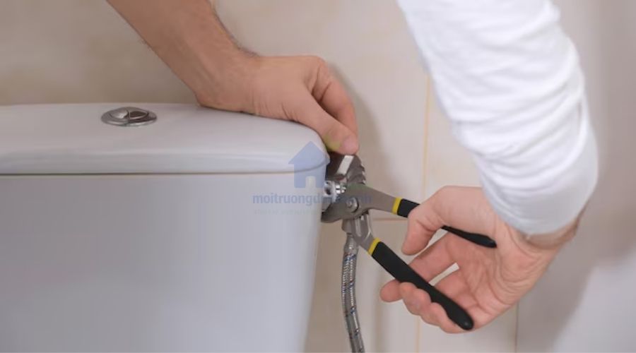 Cách thay két nước bồn cầu đơn giản ai cũng làm được