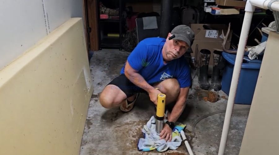 Dụng cụ súng thông bồn cầu bị nghẹt tại nhà