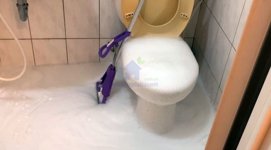 Hướng dẫn thông tắc bồn cầu bằng xà phòng
