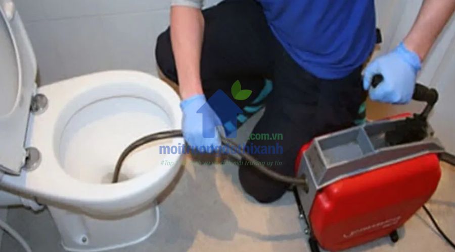 Hình ảnh thực tế thi công thông bồn cầu Hòa Bình