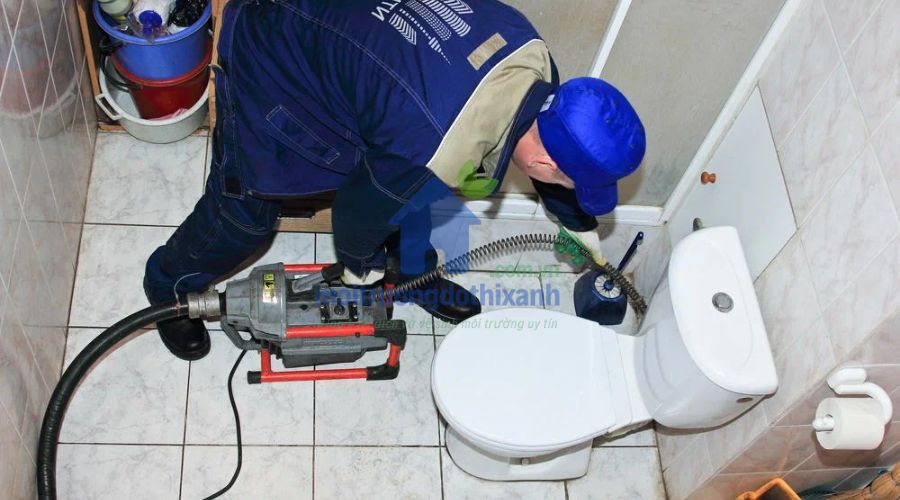 Thông tắc bồn cầu Ba Đình không đục phá, sạch triệt để