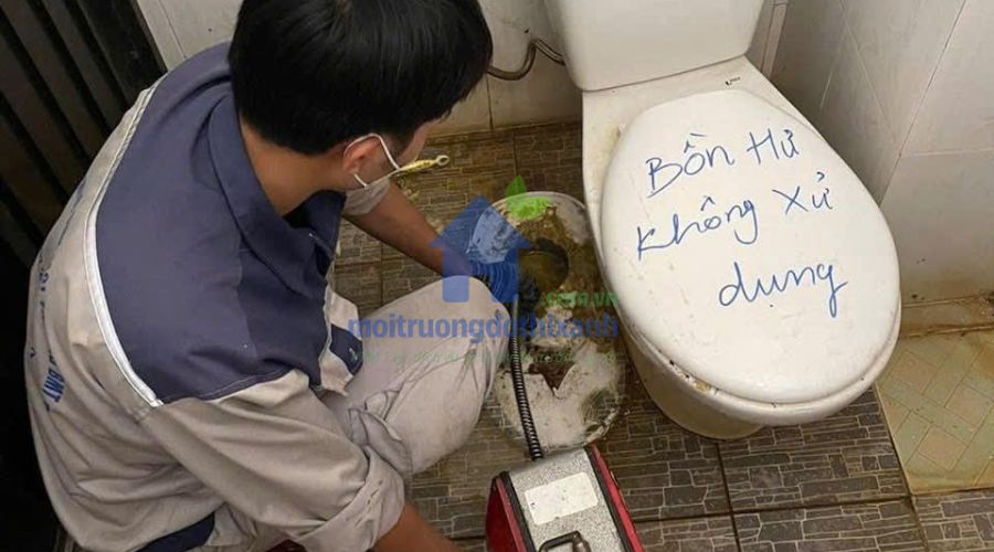 Thông tắc bồn cầu tại Cầu Giấy – Giải pháp triệt để mùi hôi