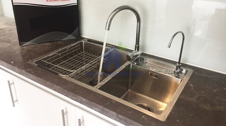 Bồn rửa đôi có kèm khay thoát nước thông minh