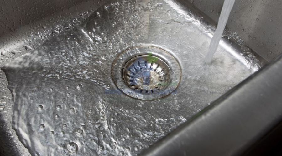 Cách xử lý bồn rửa chén thoát nước chậm sau khi rửa bát