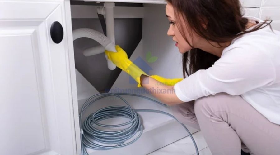 Hướng dẫn khắc phục bồn rửa chén bị nghẹt mỡ
