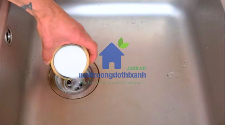 Cách thông bồn rửa bát bằng muối