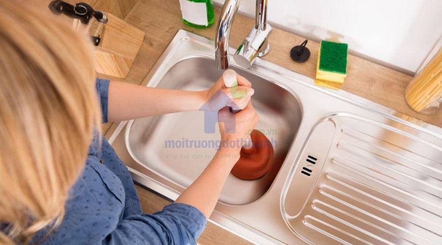 Cách nhận biết bồn rửa bát đang bị nghẹt