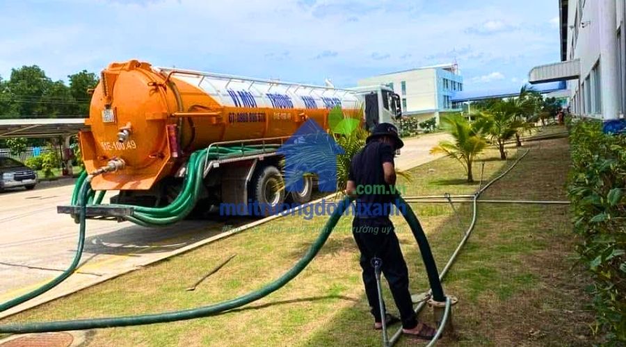 dịch vụ hút hầm cầu Bình Dương chuyên nghiệp