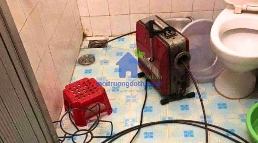 Xử lý bồn cầu tắc nghẽn tại Cần Thơ
