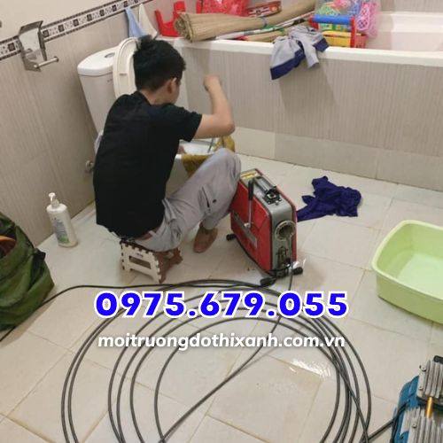 Hình ảnh thông tắc bồn cầu tại Hà Nội